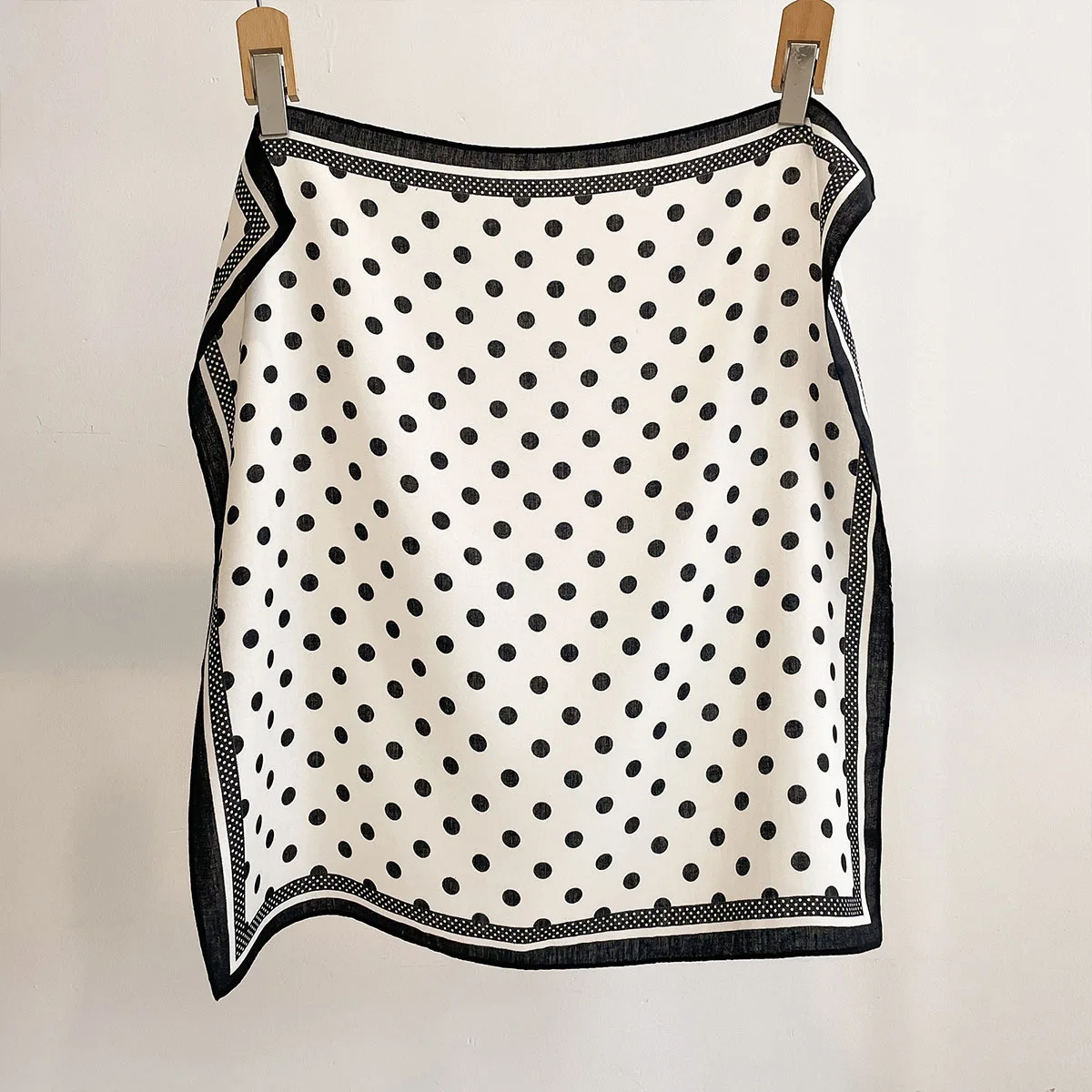 Luxury Polka Dot Printed Squar - Scarf Silk Square recensie en prijs