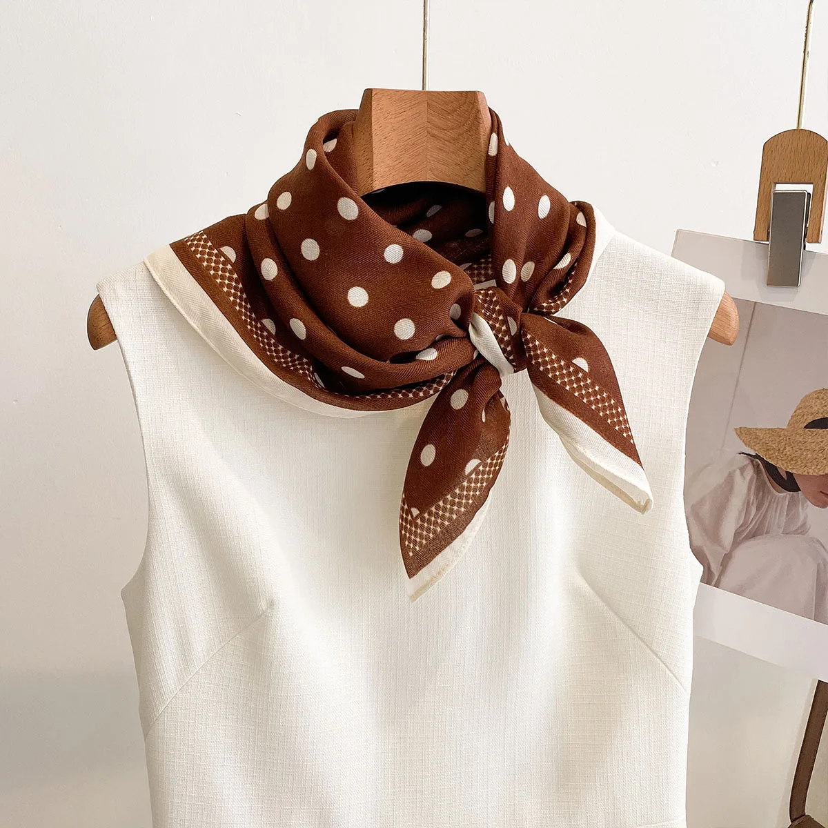 Luxury Polka Dot Printed Squar - Scarf Silk Square recensie en prijs